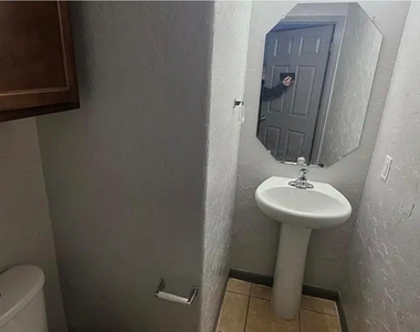 2228 Nestlewood Dr - Photo Thumbnail 16