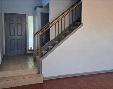 2228 Nestlewood Dr - Photo Thumbnail 3