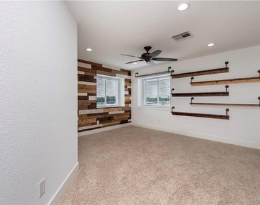 1202 Hensley Dr - Photo Thumbnail 12