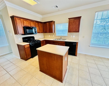 16216 Castletroy Dr - Photo Thumbnail 8