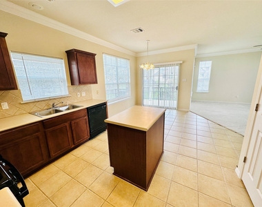 16216 Castletroy Dr - Photo Thumbnail 10