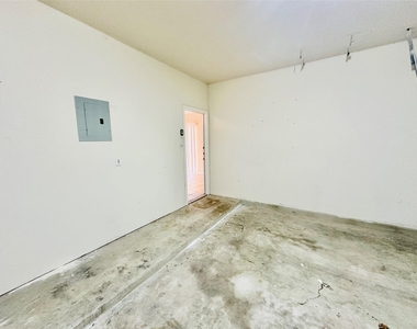 16216 Castletroy Dr - Photo Thumbnail 34