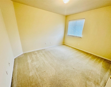 16216 Castletroy Dr - Photo Thumbnail 28