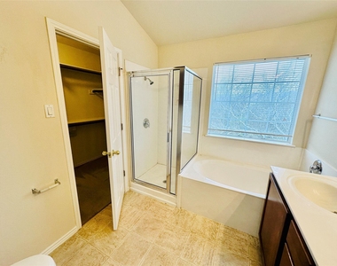 16216 Castletroy Dr - Photo Thumbnail 20