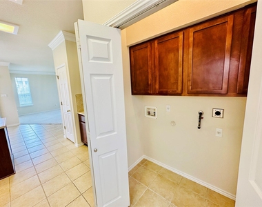 16216 Castletroy Dr - Photo Thumbnail 12