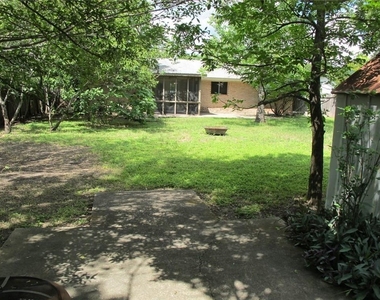 1213 S Meadows Dr - Photo Thumbnail 15