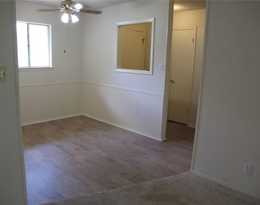 1213 S Meadows Dr - Photo Thumbnail 5