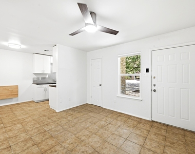 910 Bret Ln - Photo Thumbnail 5