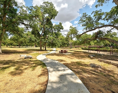 910 Bret Ln - Photo Thumbnail 26