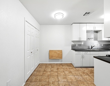910 Bret Ln - Photo Thumbnail 6