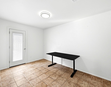910 Bret Ln - Photo Thumbnail 20