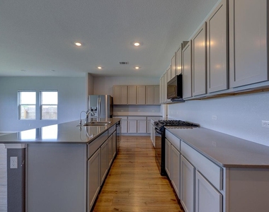 1716 Frontenac St - Photo Thumbnail 6