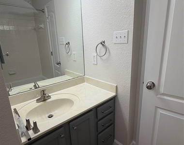 4604 Ramies Run - Photo Thumbnail 33