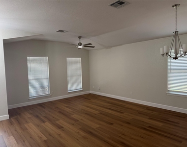 4604 Ramies Run - Photo Thumbnail 4