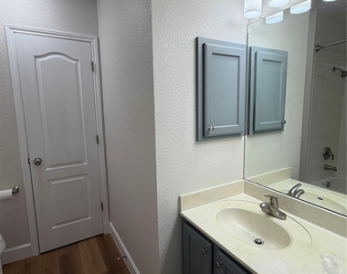 4604 Ramies Run - Photo Thumbnail 30