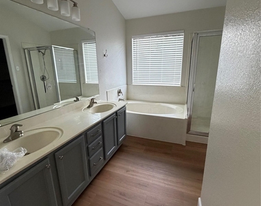 4604 Ramies Run - Photo Thumbnail 20