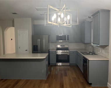 4604 Ramies Run - Photo Thumbnail 9