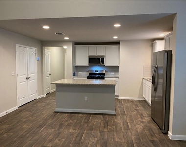 111 Craft St - Photo Thumbnail 1