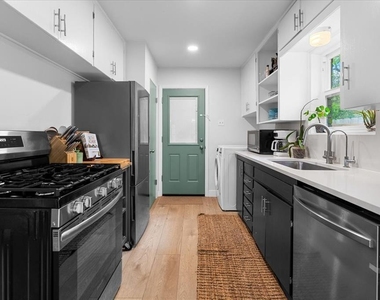 1808 Forest Hill Dr - Photo Thumbnail 5