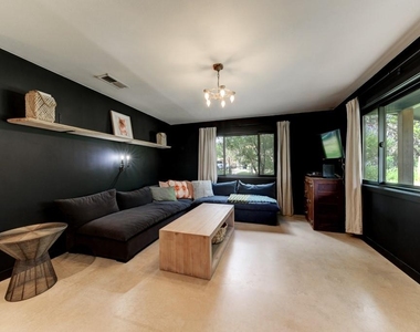 152 Spoke Ln - Photo Thumbnail 10