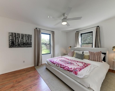 152 Spoke Ln - Photo Thumbnail 12