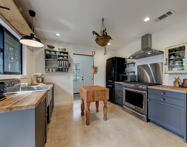 152 Spoke Ln - Photo Thumbnail 6