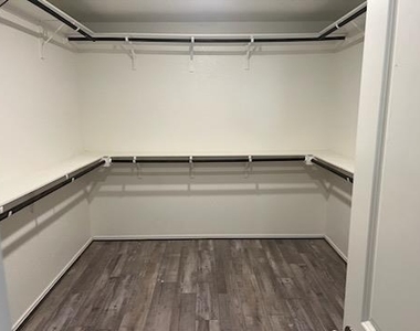 424 Cosmos Ln - Photo Thumbnail 10