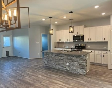 424 Cosmos Ln - Photo Thumbnail 6