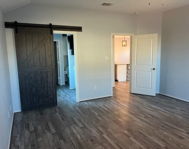 424 Cosmos Ln - Photo Thumbnail 12