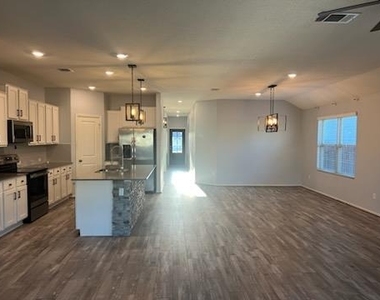 424 Cosmos Ln - Photo Thumbnail 2