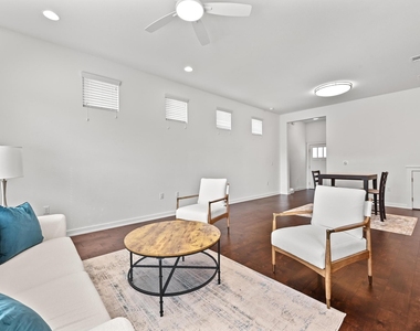 8901 Parker Ranch Cir - Photo Thumbnail 7