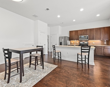 8901 Parker Ranch Cir - Photo Thumbnail 9