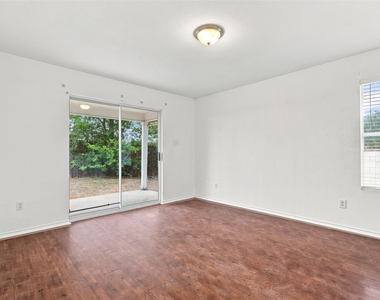 5708 Colinton Ave - Photo Thumbnail 7