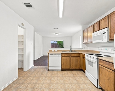 5708 Colinton Ave - Photo Thumbnail 4