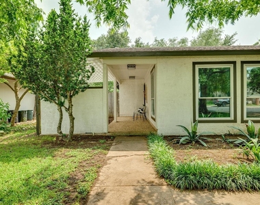 3203 Foster Ln - Photo Thumbnail 3