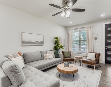 18803 Hogan Cir - Photo Thumbnail 9