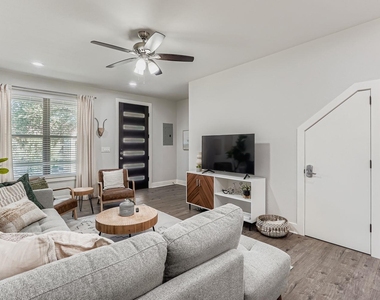 18803 Hogan Cir - Photo Thumbnail 3