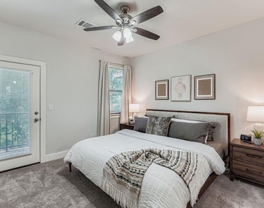 18803 Hogan Cir - Photo Thumbnail 4