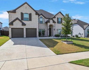 1611 Mcmaster Ln - Photo Thumbnail 1
