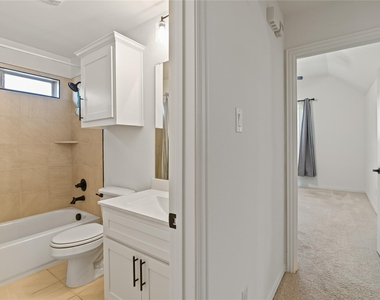 1611 Mcmaster Ln - Photo Thumbnail 13