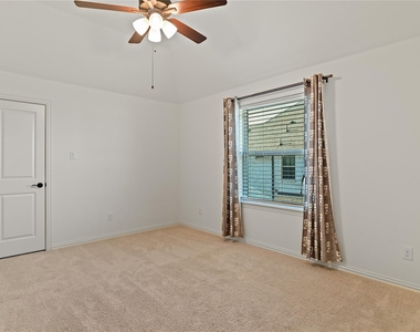 1611 Mcmaster Ln - Photo Thumbnail 12