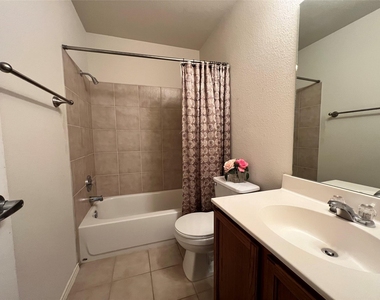 2632 Century Park Blvd - Photo Thumbnail 14