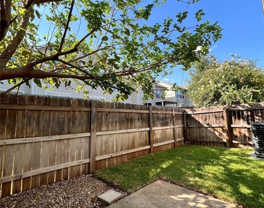 2632 Century Park Blvd - Photo Thumbnail 16