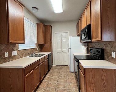 2632 Century Park Blvd - Photo Thumbnail 4