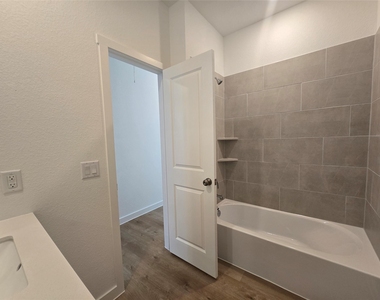 229 Mets Way - Photo Thumbnail 8