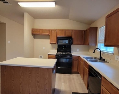 339 Marquitos Dr - Photo Thumbnail 7