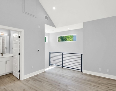 7204 Meador Ave - Photo Thumbnail 6