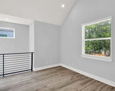 7204 Meador Ave - Photo Thumbnail 7