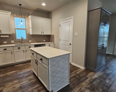 2800 Seneca Path - Photo Thumbnail 10