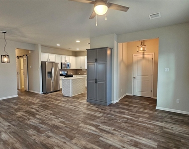 2800 Seneca Path - Photo Thumbnail 6